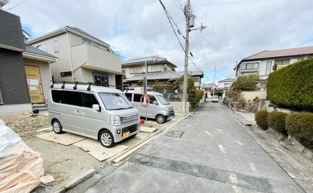 枚方市長尾台１丁目の新築一戸建の前面道路含む現地写真|前面道路含む現地写真です