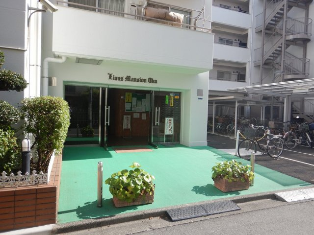 ライオンズマンション尾久のエントランス