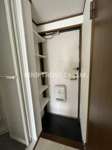 優伸ビルの玄関|ゆったりとした玄関です