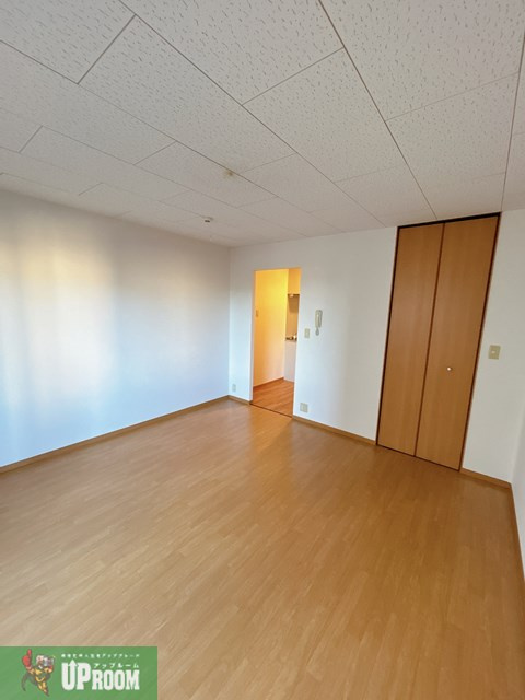 スクウェアパレス　Eの居間・リビング