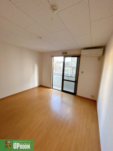 スクウェアパレス　Eの居間・リビング