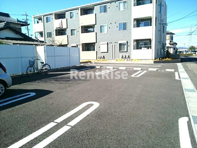サンモリッツの駐車場|駐車場
