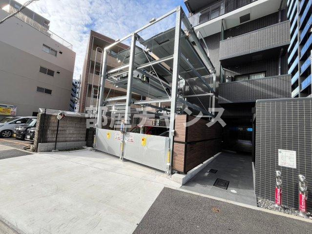メイクス新栄の駐車場