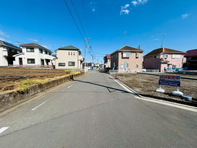 【最終一区画!!】ﾌﾟﾚｽﾃｨｱ草花　2期　8号区の前面道路含む現地写真
