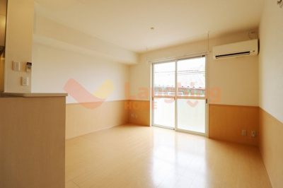 【居間・リビング】 | グランモア | ゆったり過ごせる居間です