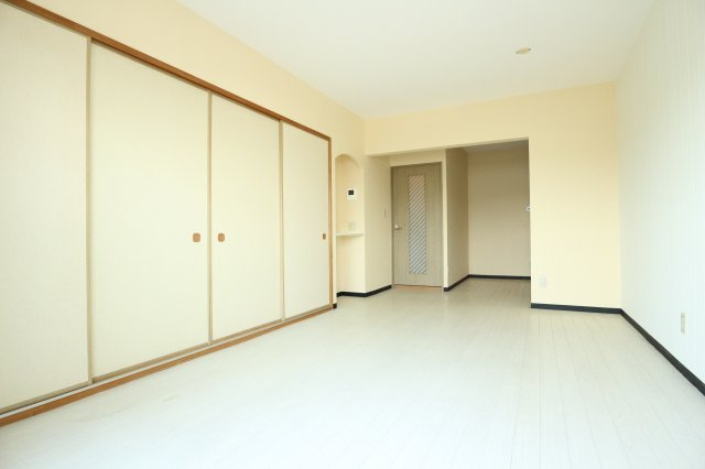 マッティーナ神戸壱番館の居間・リビング