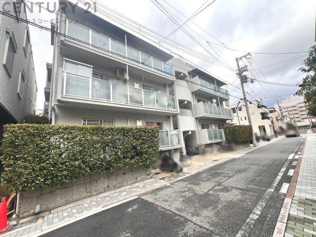 鉄筋コンクリート造4階建て