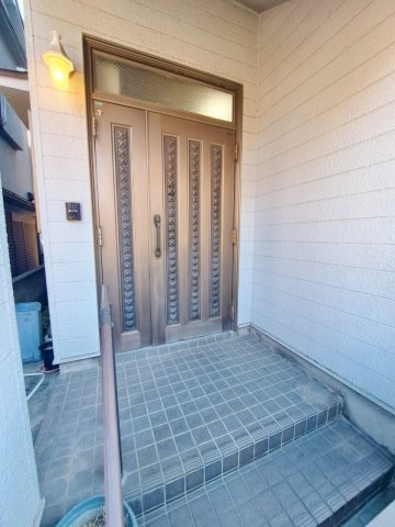 平方中古戸建のエントランス