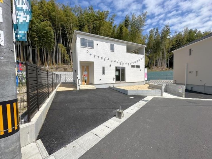 閑静な住宅街に大型分譲☆並列駐車２台ＯＫの４ＬＤＫ☆クレイドルガーデン八幡市八幡福禄谷第1の駐車場|駐車スペース