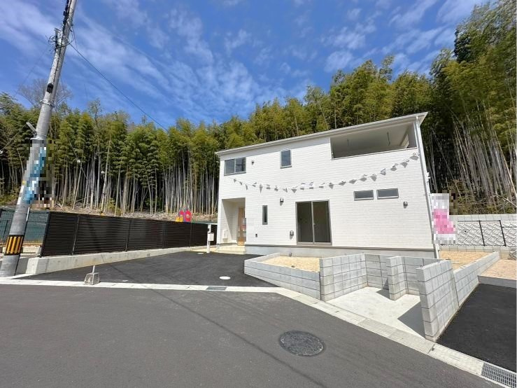 閑静な住宅街に大型分譲☆並列駐車２台ＯＫの４ＬＤＫ☆クレイドルガーデン八幡市八幡福禄谷第1の外観