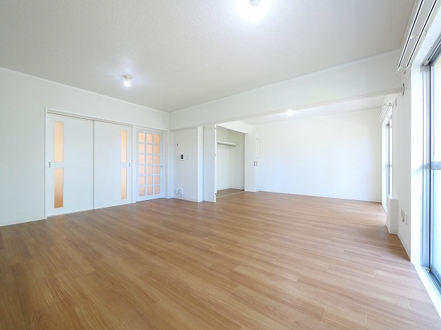 ルノアス富雄の居間・リビング