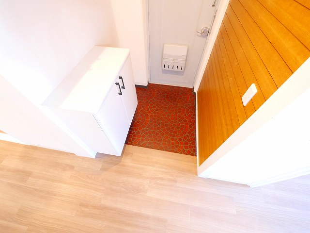 ルノアス富雄の玄関