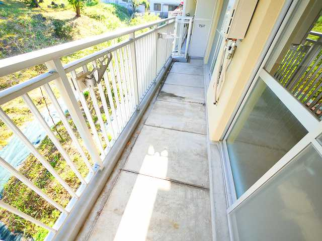 ルノアス富雄のバルコニー