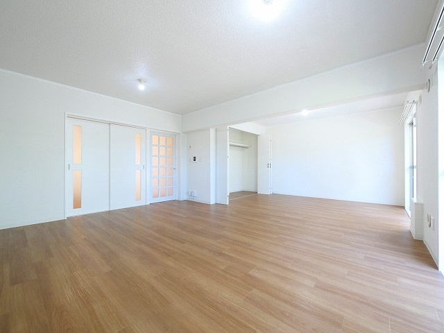 ルノアス富雄の居間・リビング