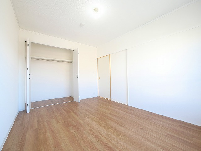 ルノアス富雄の寝室