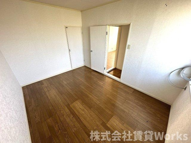 眉山ハイツの居間・リビング|おしゃれなリビングです