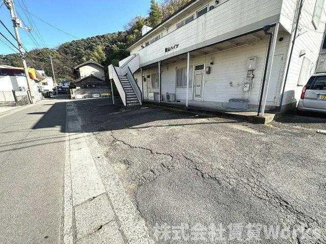 眉山ハイツの駐車場|駐車スペースもあります