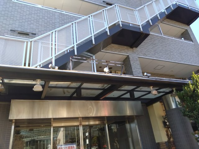 【その他共用部分】 | ヴァン・クレール | 店舗上看板取り付け可能です。