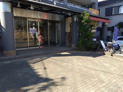 【駐車場】 | ヴァン・クレール | 店舗前駐車場２台・別契約契約必須となります。