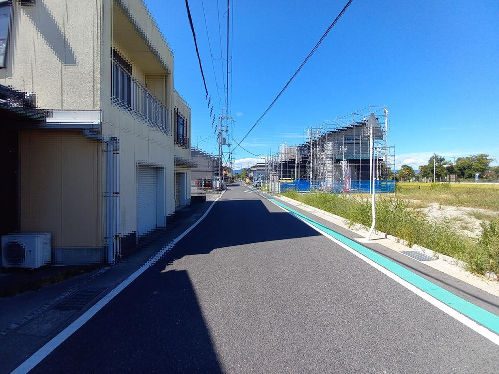 野洲市比留田　4号地の前面道路含む現地写真