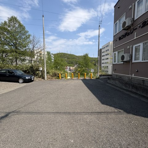 センチュリー22の駐車場