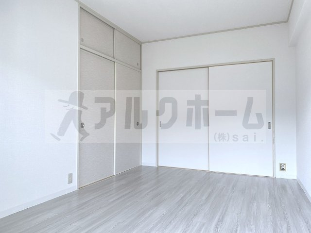 ルネアルマーニの洋室