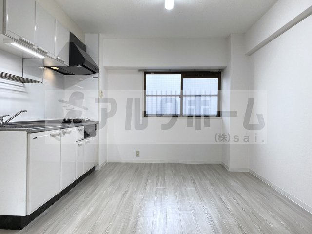 ルネアルマーニの居間・リビング