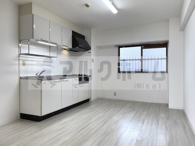 ルネアルマーニの居間・リビング