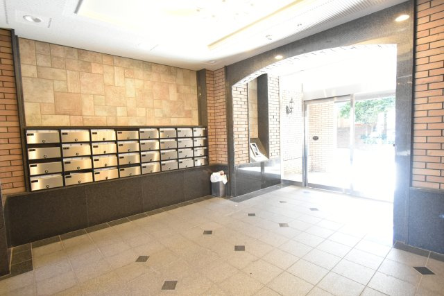 クラヴァス長岡京のロビー