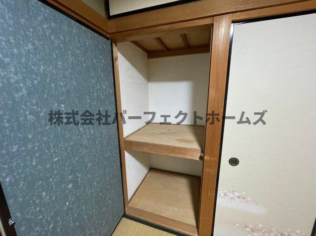 点野5丁目戸建 賃貸の収納|こまごまとしたものを収納できそうですね