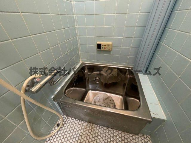 点野5丁目戸建 賃貸の浴室|コンパクトで使いやすいお風呂です