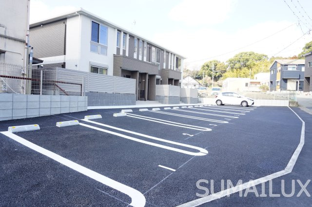 Prendre黒髪の駐車場