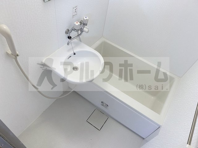 ウエストシャトー1の浴室