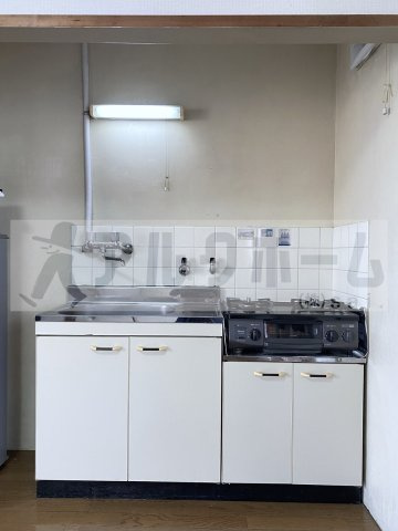 ウエストシャトー1のキッチン