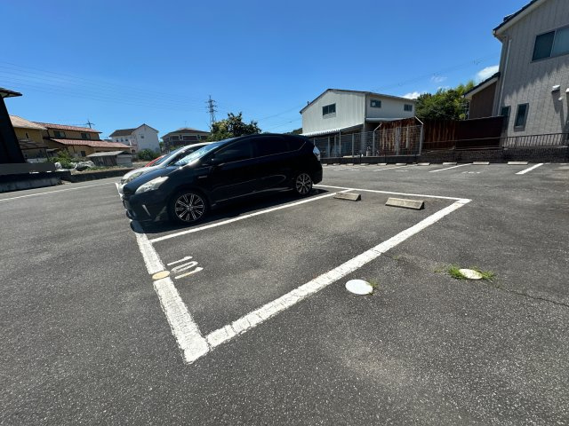 ライツェントパレスの駐車場