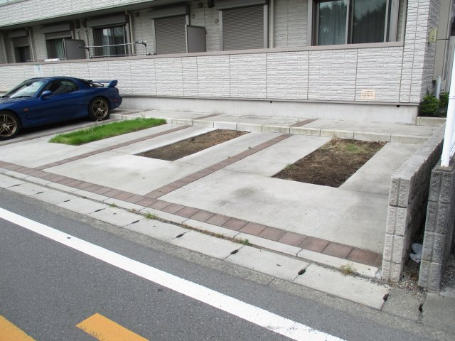 ピュイシュールの駐車場