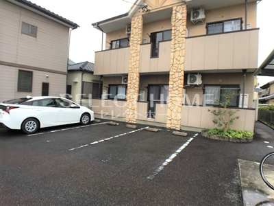 【駐車場】 | メゾン石川Ｂ | 駐車場に車を止められます