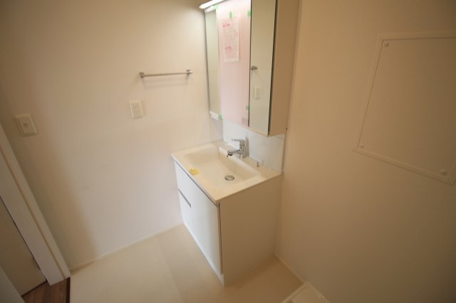 Frieden（フリーデン）の独立洗面台