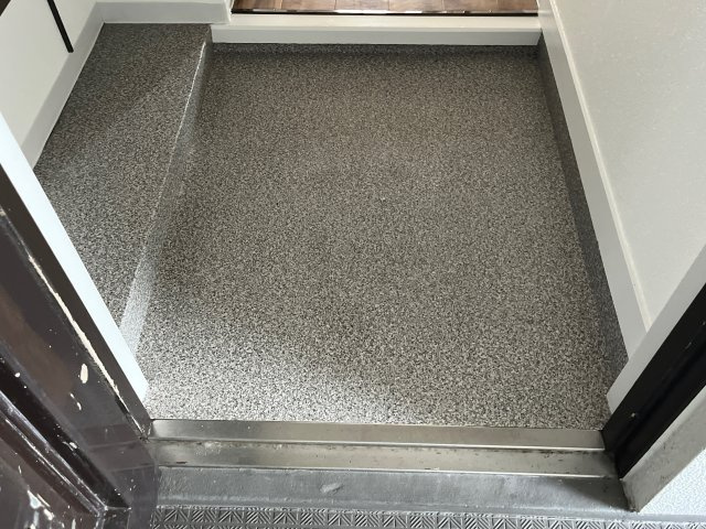 ハッピーコート駅南大路の玄関