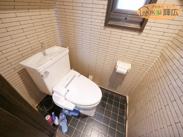 高砂市米田町米田　中古戸建のトイレ