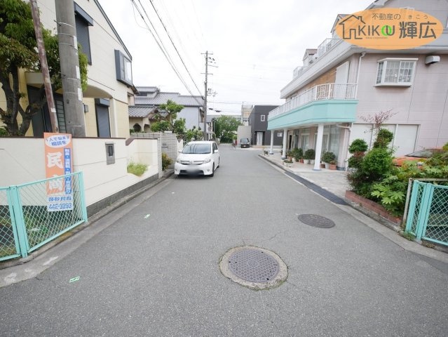 高砂市米田町米田　中古戸建の前面道路含む現地写真