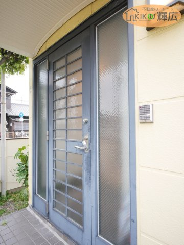 高砂市米田町米田　中古戸建の玄関