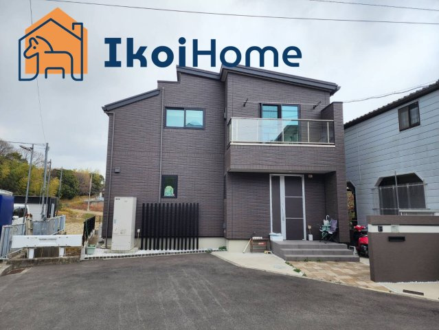 神戸市西区玉津町高津橋　戸建住宅の駐車場|一条工務店施工、築浅物件、リビング18帖と広々、前面道路広々で解放感あります。●年中無休：見学時間9:00～20:00・当日予約可●