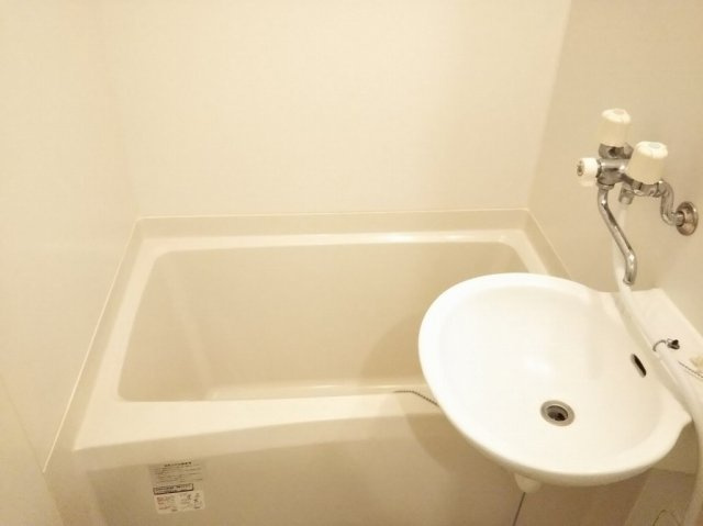 レオネクスト下妻アイビーシーの浴室