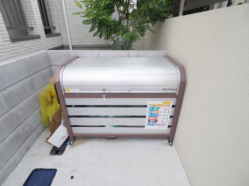 敷地内にごみ置き場あります。