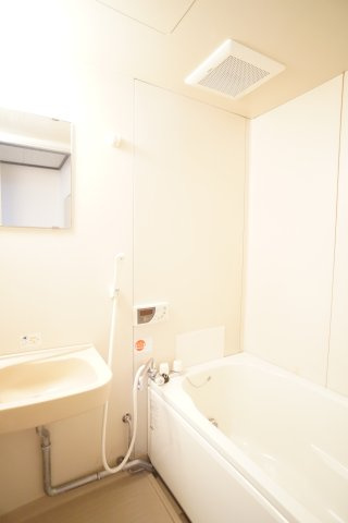 芙蓉ハイツの浴室|洗濯機置き場