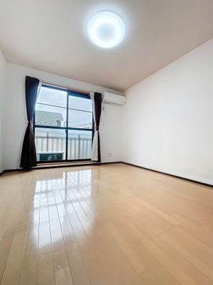 【居間・リビング】 | パティオ | ★南西向きで日当たり良好です！★