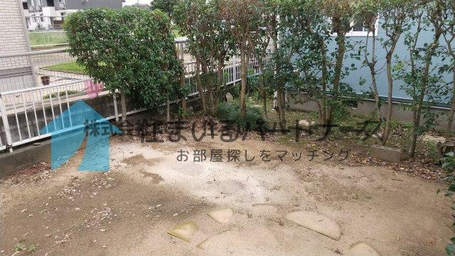 国分ガーデンハイツG棟の庭|お庭が付いています