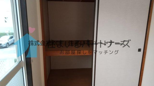 国分ガーデンハイツG棟の収納|大きなものも収納できそうです