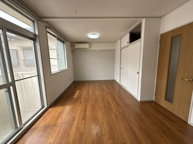 ファミリーハイツの居間・リビング